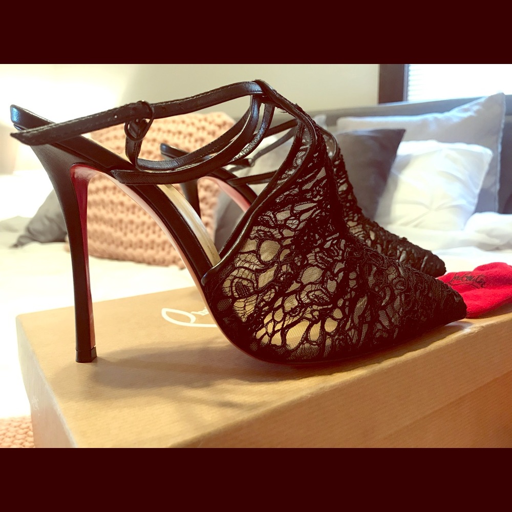 Lace black Louboutin heels size 39